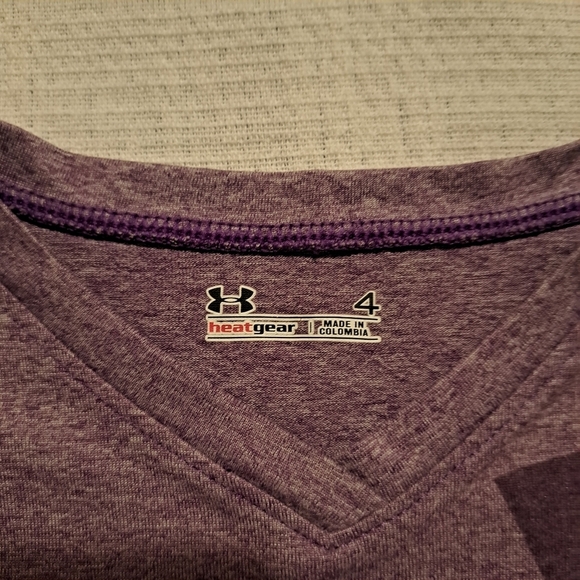 Under Armour girls size 4 2 tone purple shirt, logo is sparkly - Picture 5 of 6